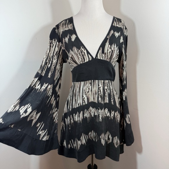 Guess by Marciano Dresses & Skirts - Marciano by Guess Dress S Silk Black Bohemian 60's Tie Dye Festival Luxe Pockets
